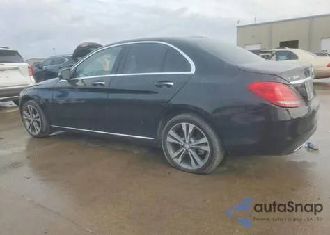 2016 Mercedes-Benz C 300 4Matic z USA, uszkodzony, nr VIN 55SWF4KB7GU117308